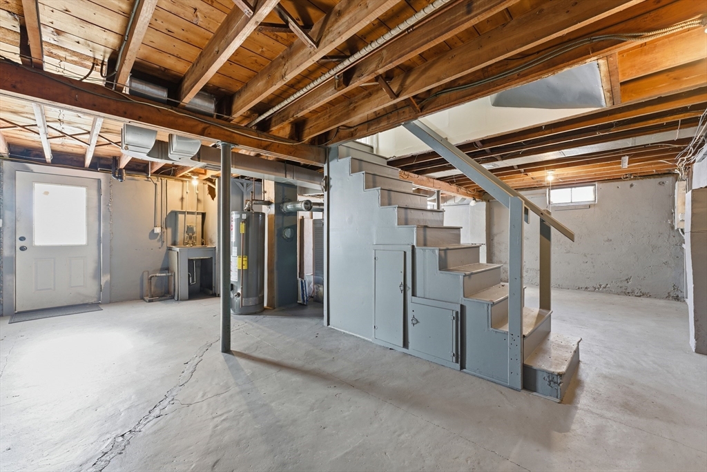 1697 Westover Road Chicopee, MA 01020 - Photo 27 of 36