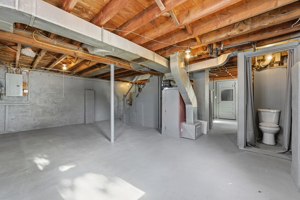 1697 Westover Road Chicopee, MA 01020 - Photo 29 of 36