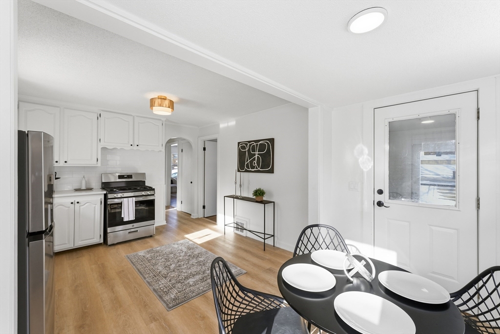 1697 Westover Road Chicopee, MA 01020 - Photo 4 of 36