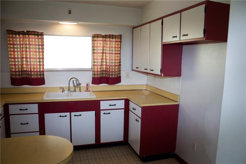 2305 Chicora Road Chicora, PA 16025 - Photo 4 of 17 Gallery Image 4