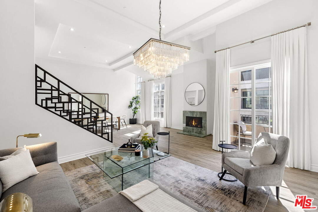 433 North Doheny Dr Unit 302