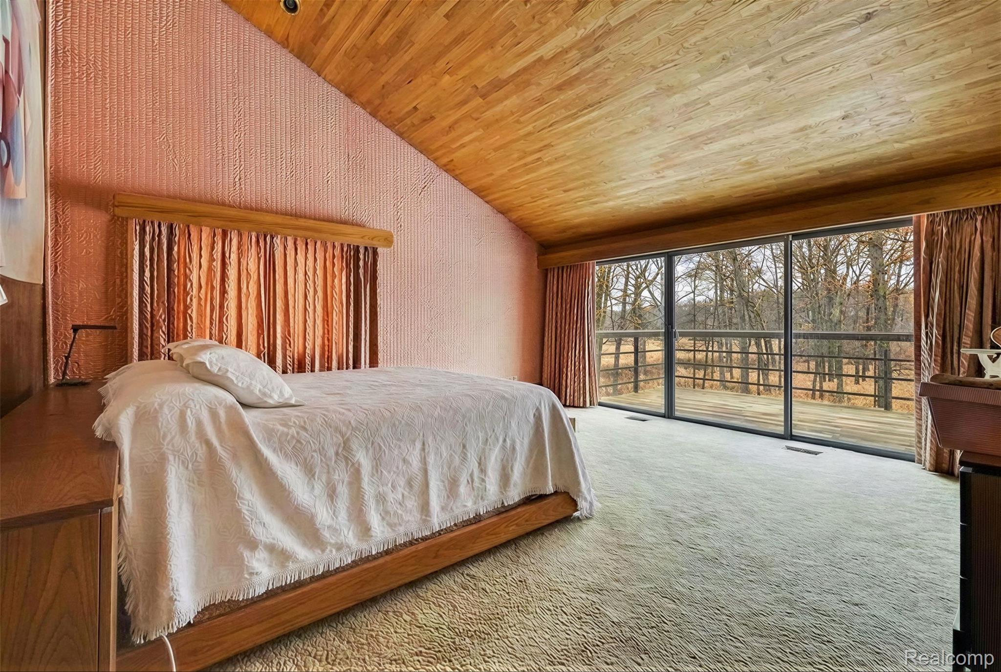 2551 Patterson Lk Road Pinckney, MI 48169 - Photo 51 of 95 Primary Bedroom