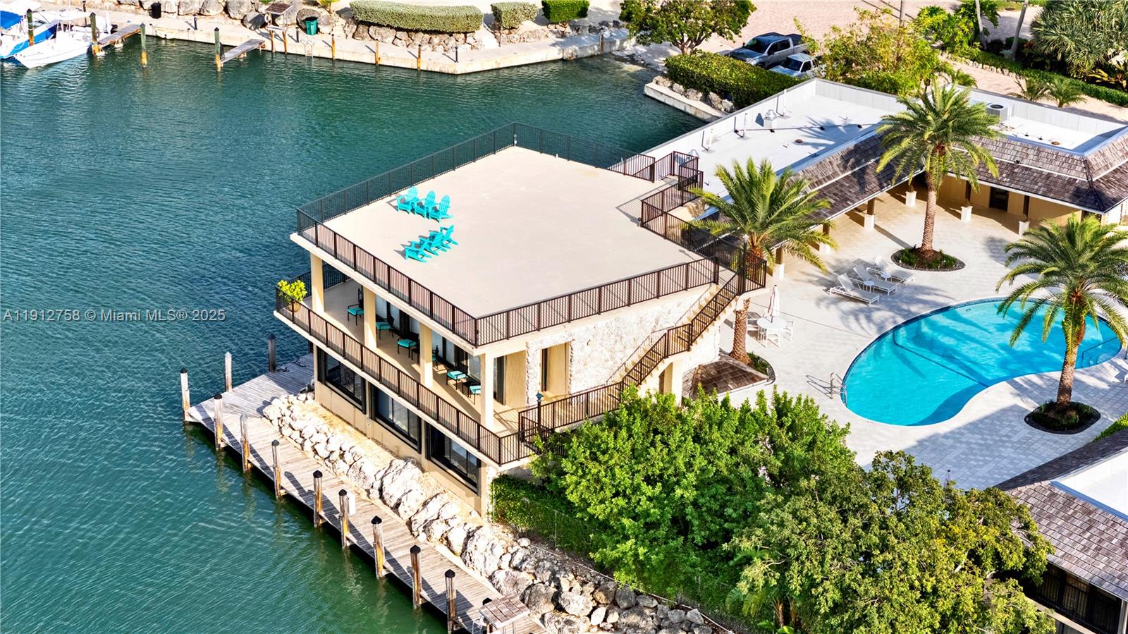 96000 Overseas Highway, Unit L5 Key Largo, FL 33037 - Photo 43 of 55 an aerial view of a house having outdoor space