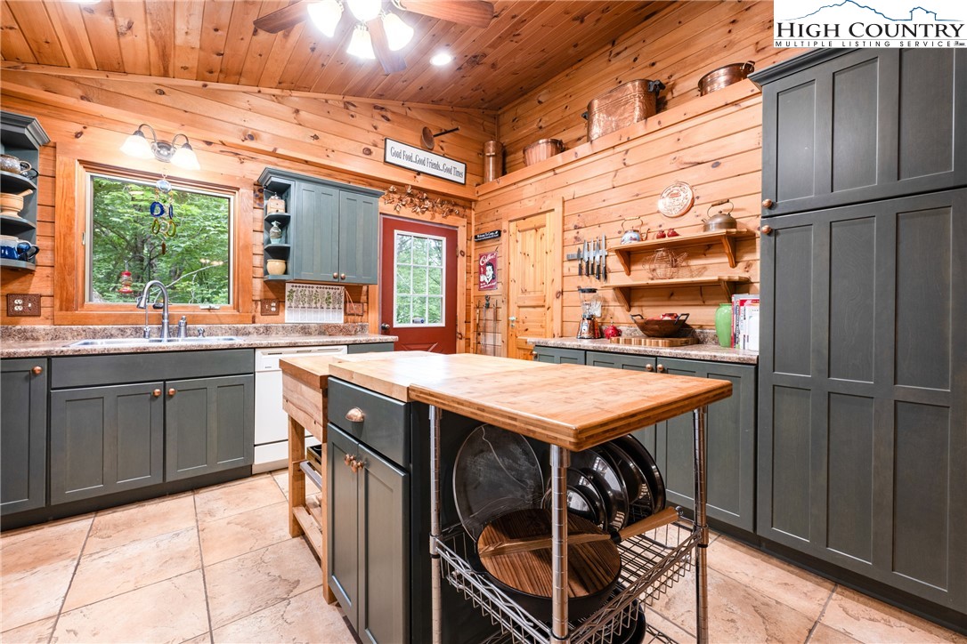 455 Laurel Creek Road Sugar Grove, NC 28679 - Photo 15 of 47