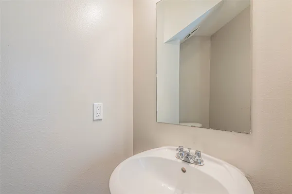 $1,565 | 10061 Sharpton Drive, Houston, TX 77038