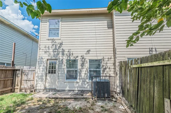 $1,565 | 10061 Sharpton Drive, Houston, TX 77038