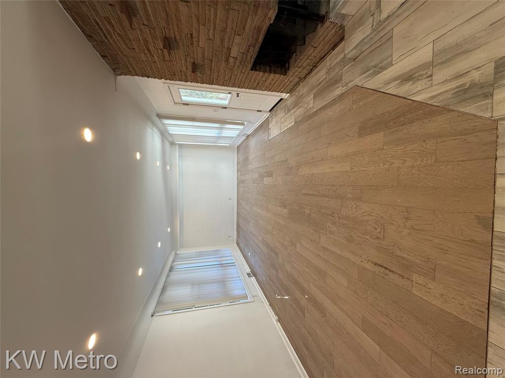 1440 West Square Lake Road Bloomfield Hills, MI 48302 - Photo 2 of 15