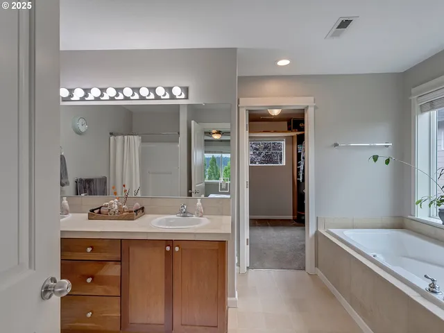 $785,000 | 12720 Southeast Dream Weaver Court, Happy Valley, OR 97086