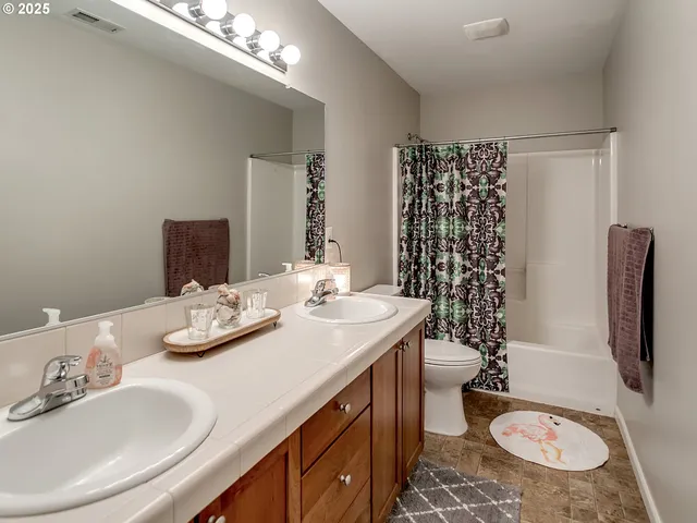 $785,000 | 12720 Southeast Dream Weaver Court, Happy Valley, OR 97086