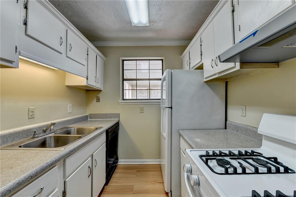 2484 Rhoanoke Drive Duluth, GA 30096 - Photo 11 of 43