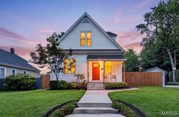 $339,000 | 118 Lindenwood Avenue, St. Charles, MO 63301