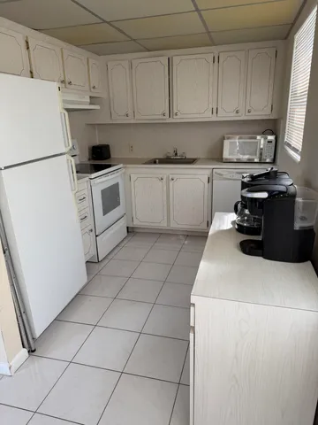 $1,500 | 186 Suffolk F, Boca Raton, FL 33434