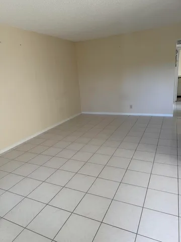 $1,500 | 186 Suffolk F, Boca Raton, FL 33434