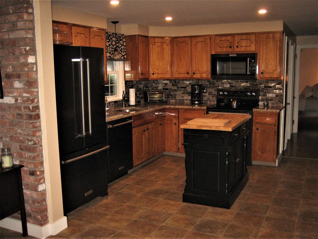 2 Oakwood Road Paxton, MA 01612 - Photo 6 of 27 Gallery Image 6