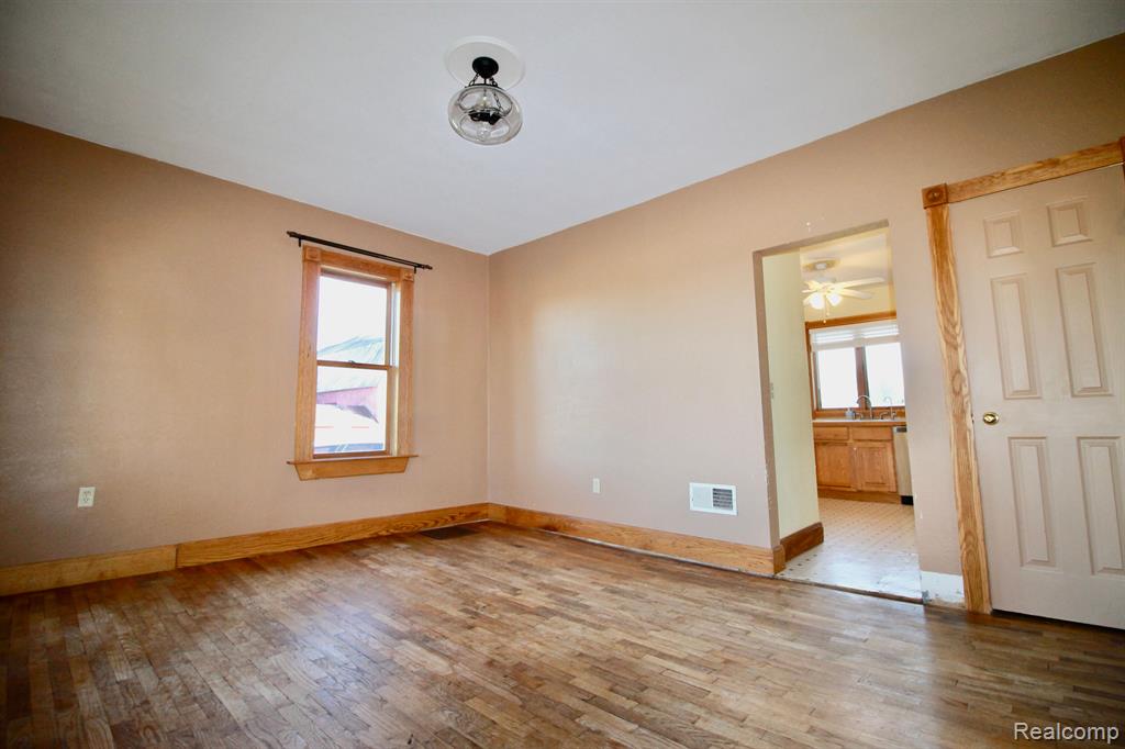 10417 Vassar Road Grand Blanc, MI 48439 - Photo 12 of 24 Gallery Image 12