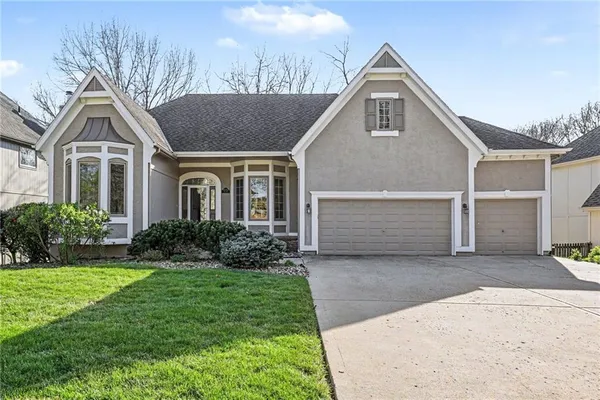$525,000 | 14255 West 125th Street, Olathe, KS 66062