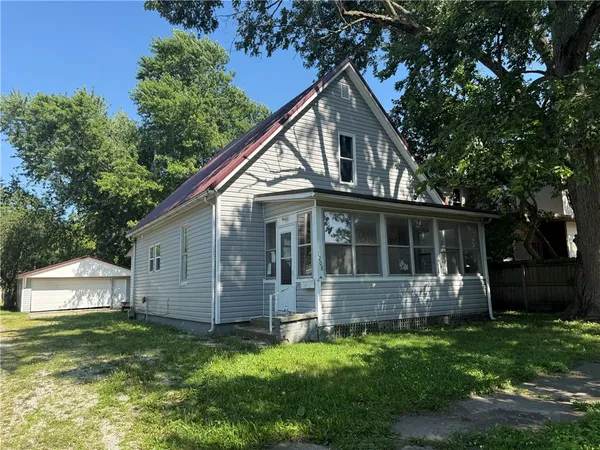 $47,900 | 1208 Marshall Street, Paris, IL 61944