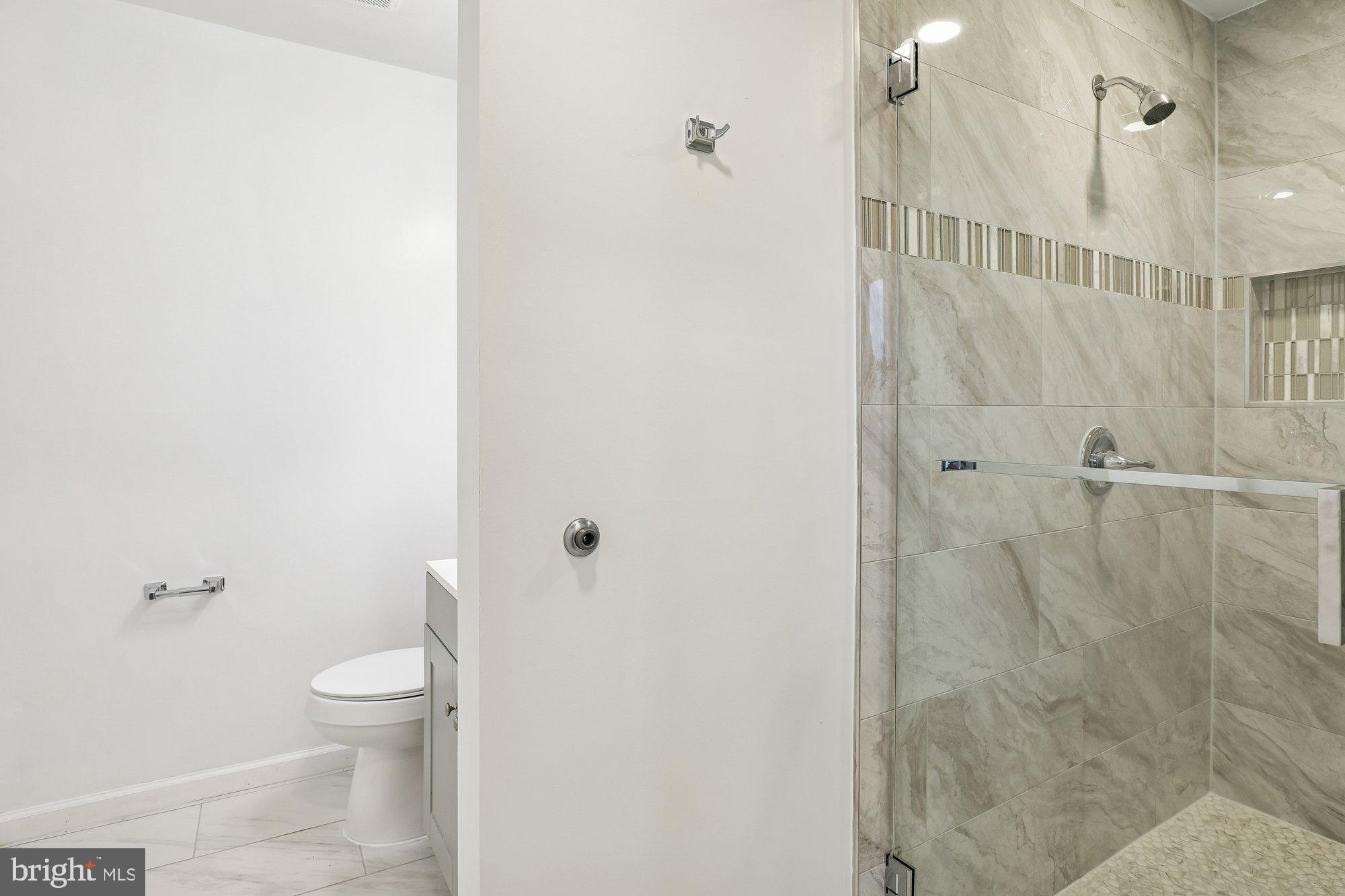 13208 Haddock Road Woodbridge, VA 22193 - Photo 12 of 19 Primary Bath