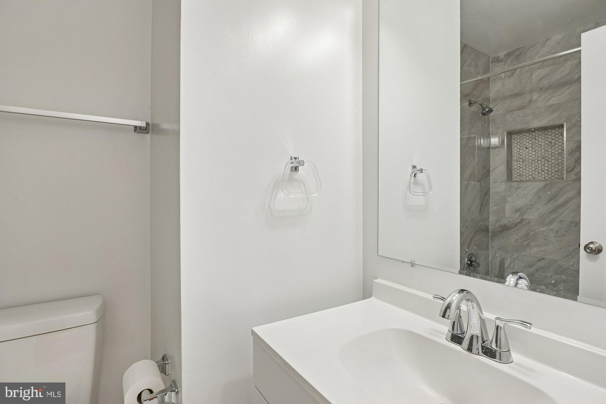 13208 Haddock Road Woodbridge, VA 22193 - Photo 15 of 19 Bath