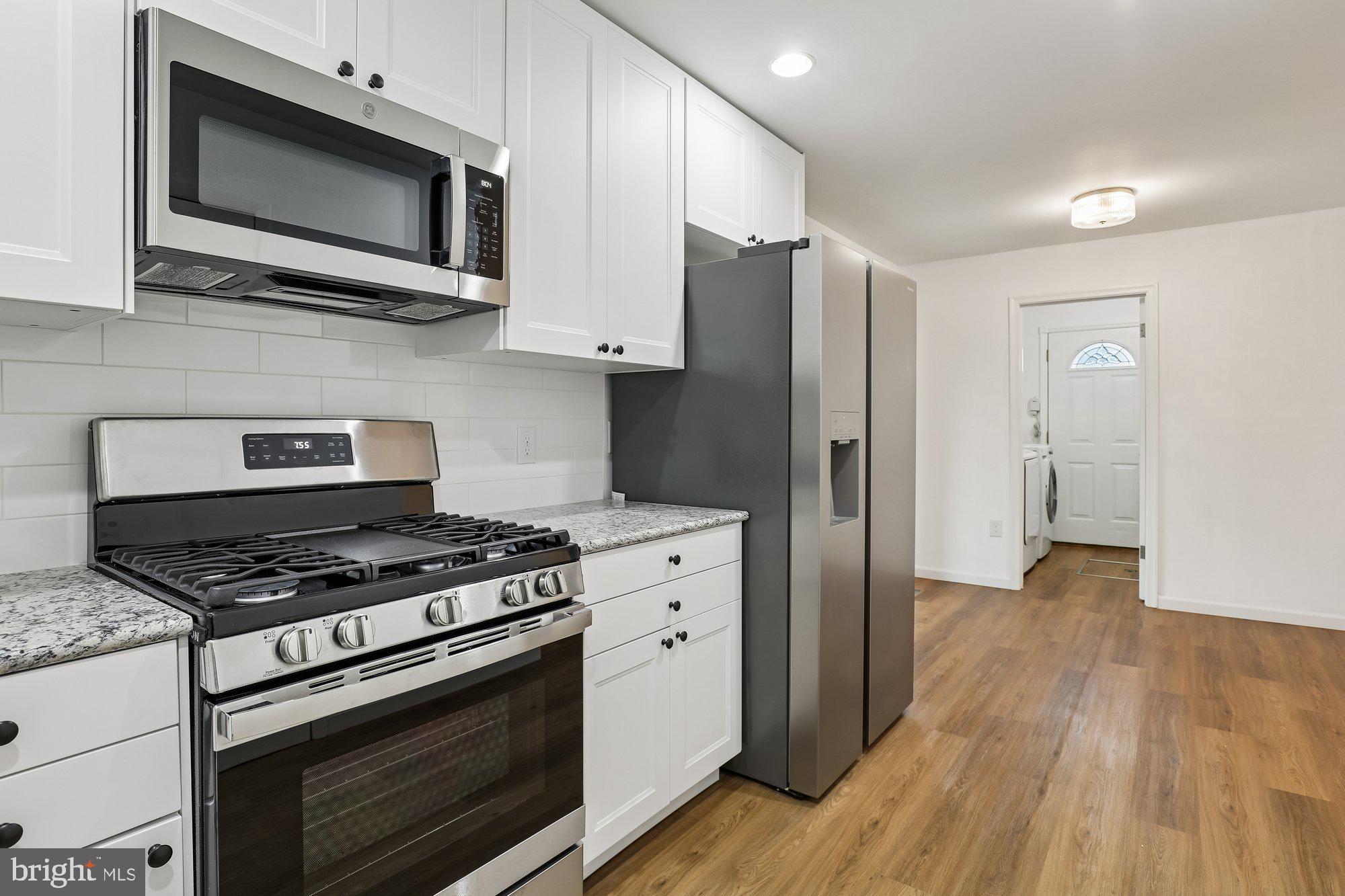 13208 Haddock Road Woodbridge, VA 22193 - Photo 3 of 19 Kitchen