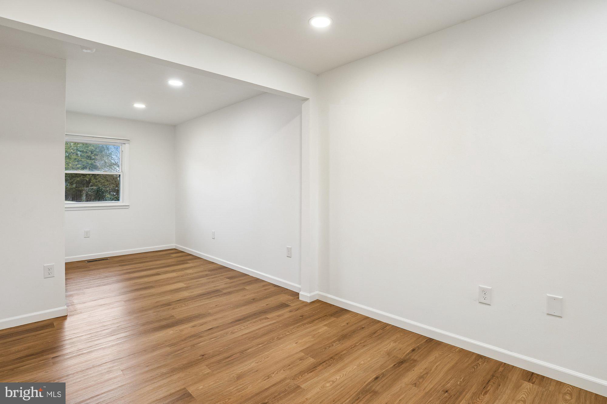 13208 Haddock Road Woodbridge, VA 22193 - Photo 10 of 19 Primary Bedroom