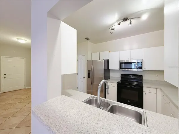 $199,900 | 4865 Cypress Woods Drive, Unit 2106, Orlando, FL 32811