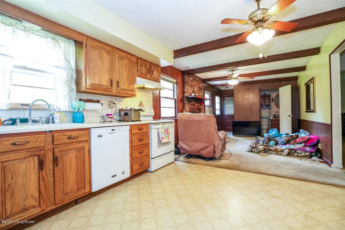 6611 Hollow Tree Road Louisville, KY 40228 - Photo 11 of 47 Kitchen
