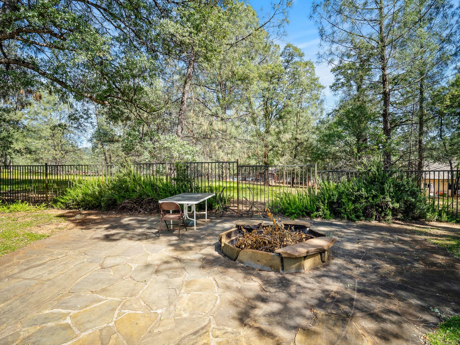 6460 Claim Street Placerville, CA 95667 - Photo 12 of 86 a view of a backyard with sitting area