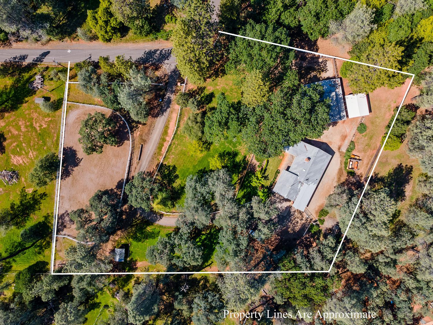 6460 Claim Street Placerville, CA 95667 - Photo 23 of 86 an aerial view of a houses with a yard