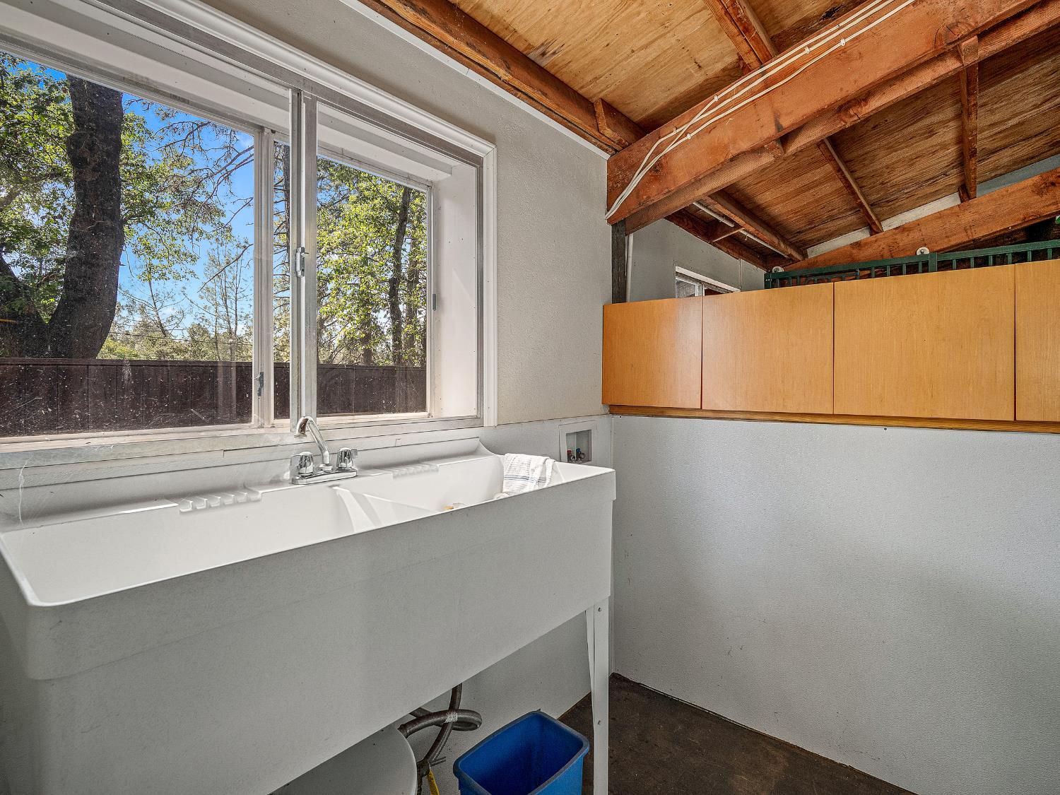 6460 Claim Street Placerville, CA 95667 - Photo 29 of 86 a bathroom with a sink and a window