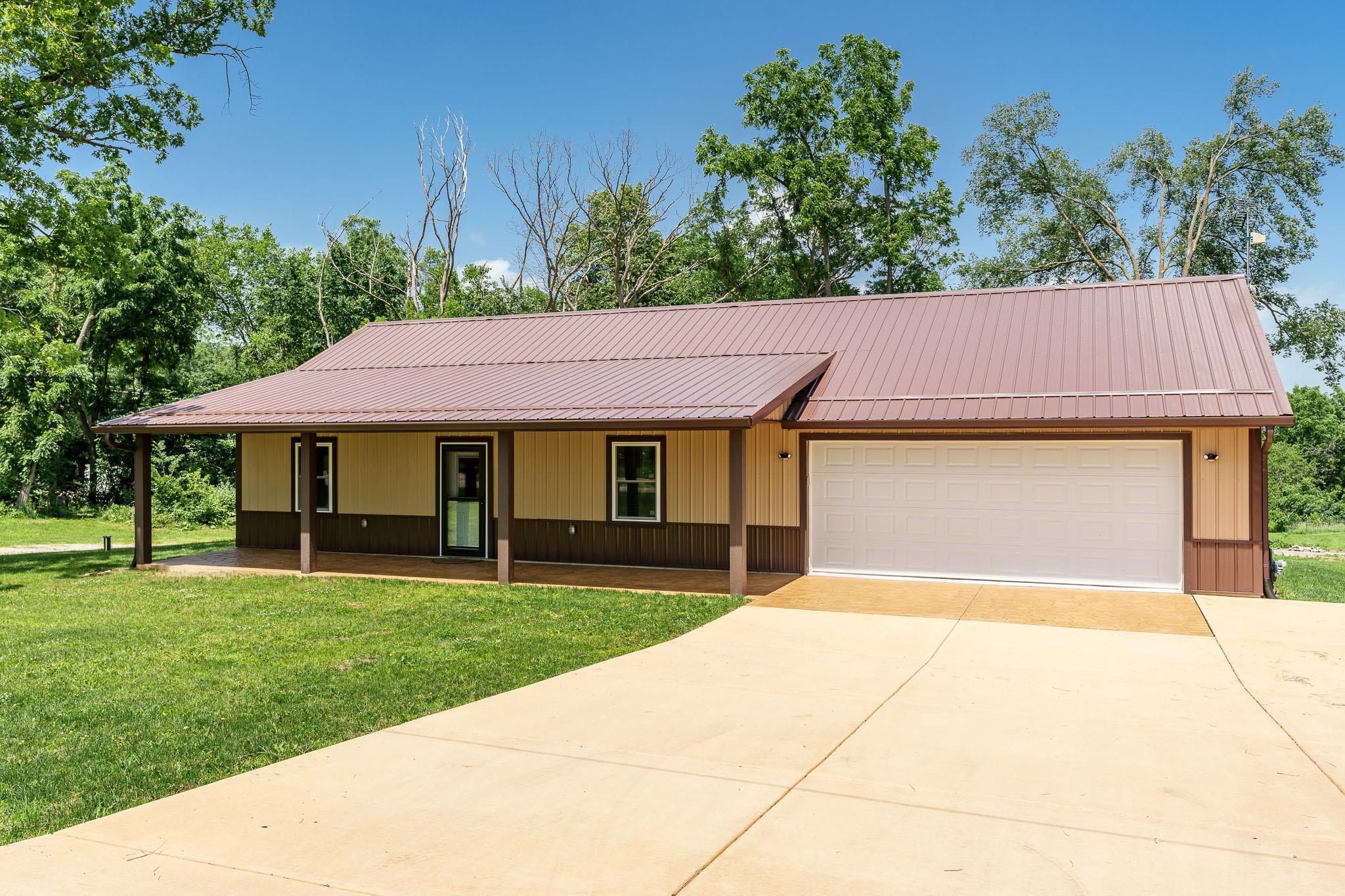2137 West Creedy Road Beloit, WI 53511 - Photo 15 of 57