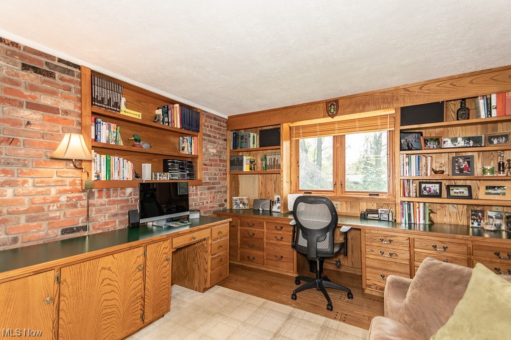16417 Old State Road Middlefield, OH 44062 - Photo 15 of 35 Custom built Den / office area with ample storage and work area.