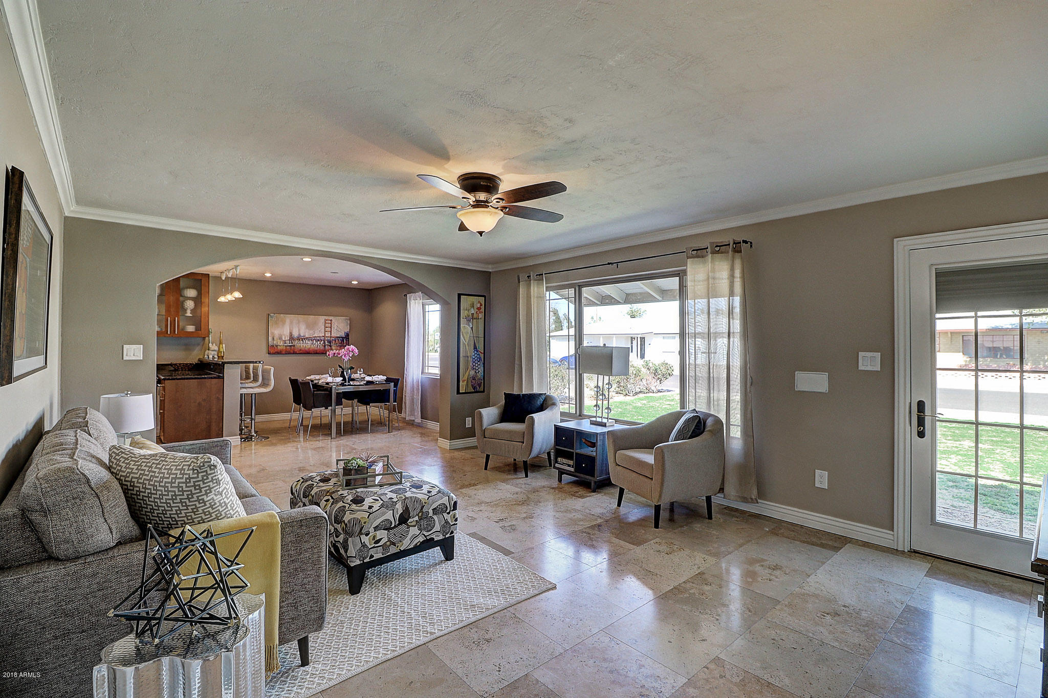 3609 East Piccadilly Road Phoenix, AZ 85018 - Photo 9 of 21 Living Room