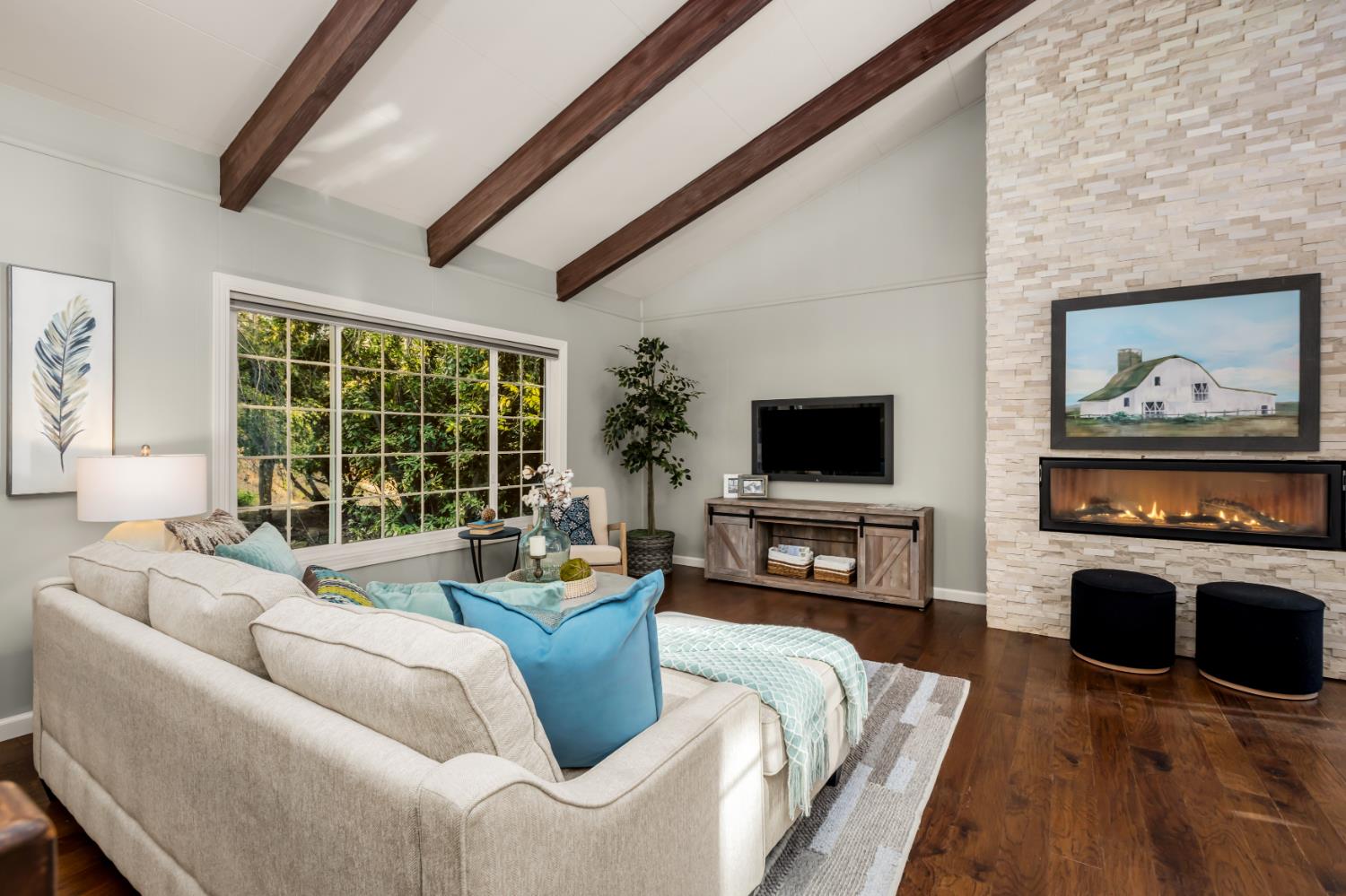 17082 Alioto Drive Grass Valley, CA 95949 - Photo 2 of 42 Great room with vaulted ceilings and exposed beams