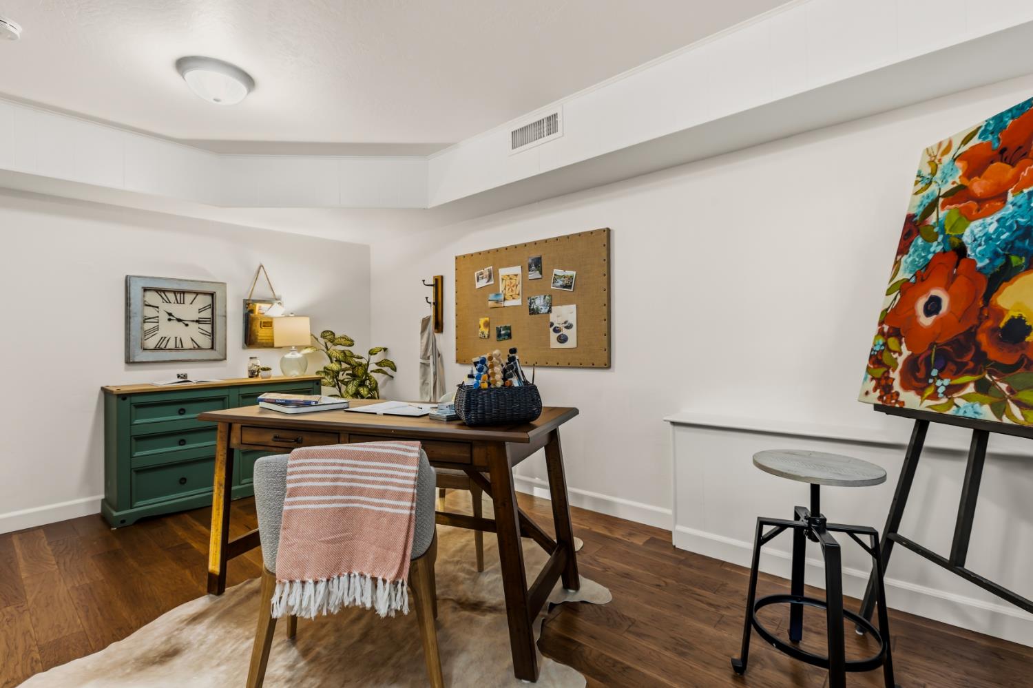 17082 Alioto Drive Grass Valley, CA 95949 - Photo 28 of 42 Adjoining large office or guest room with built in shelf