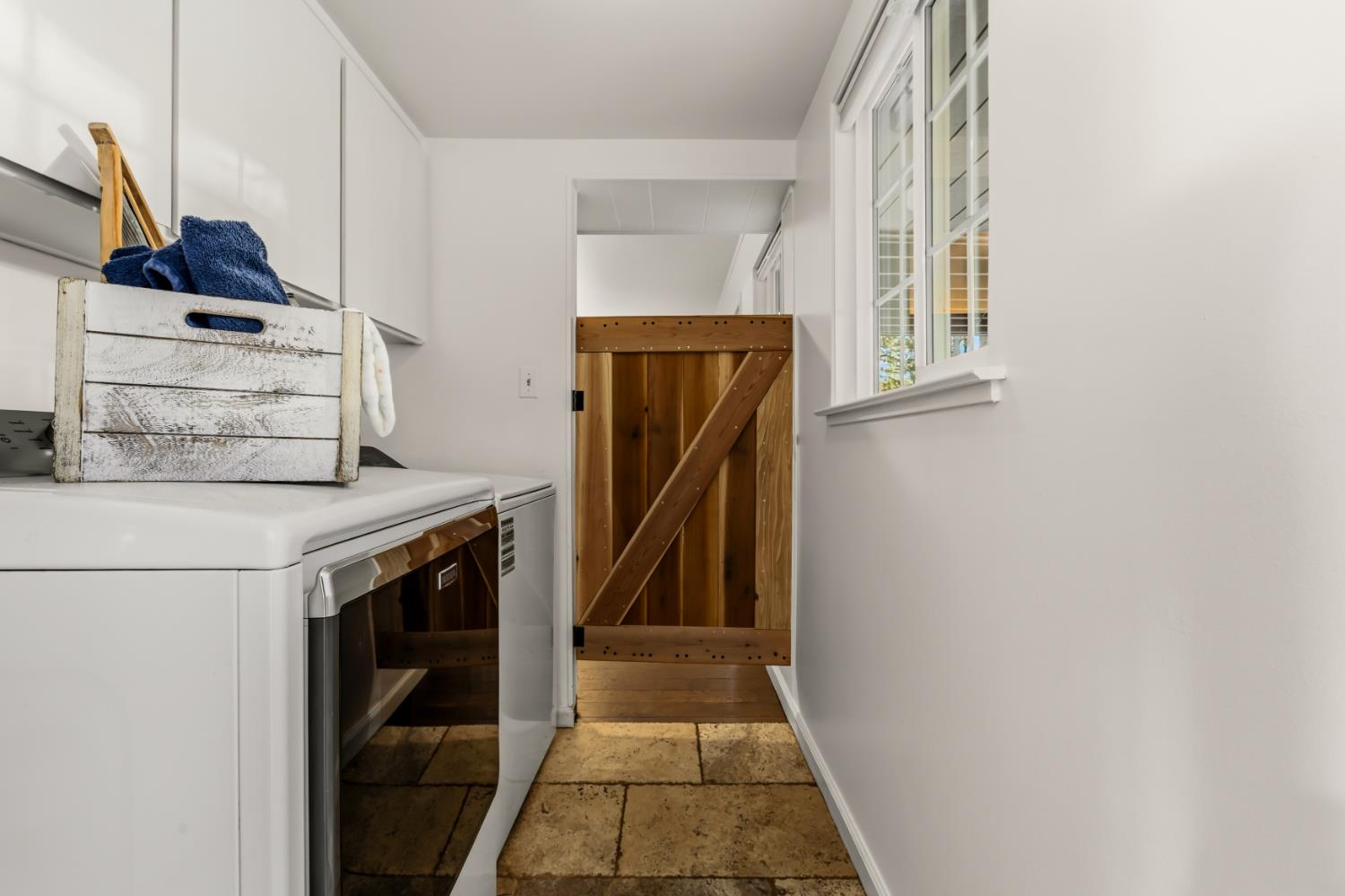 17082 Alioto Drive Grass Valley, CA 95949 - Photo 35 of 42 Indoor laundry