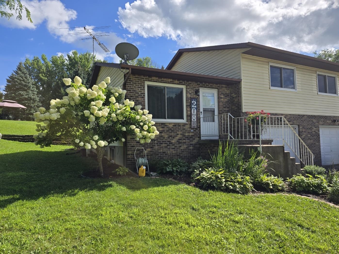 208 27th Street Monroe, WI 53566 - Photo 1 of 1