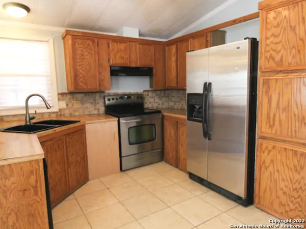 $1,120 | 12095 Park Road 37, Unit B, Lakehills, TX 78063