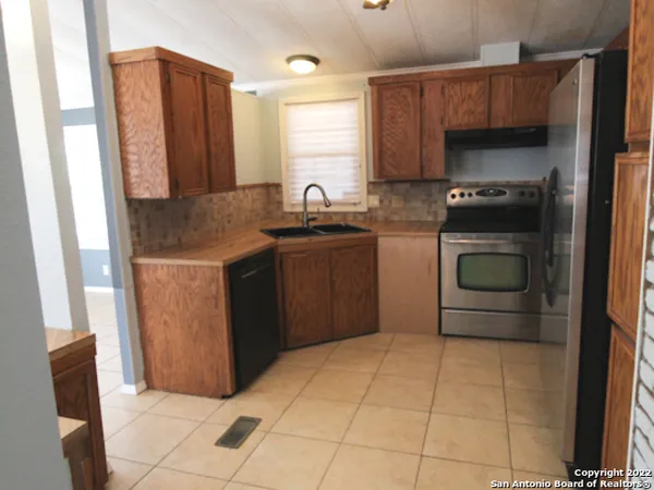 $1,120 | 12095 Park Road 37, Unit B, Lakehills, TX 78063