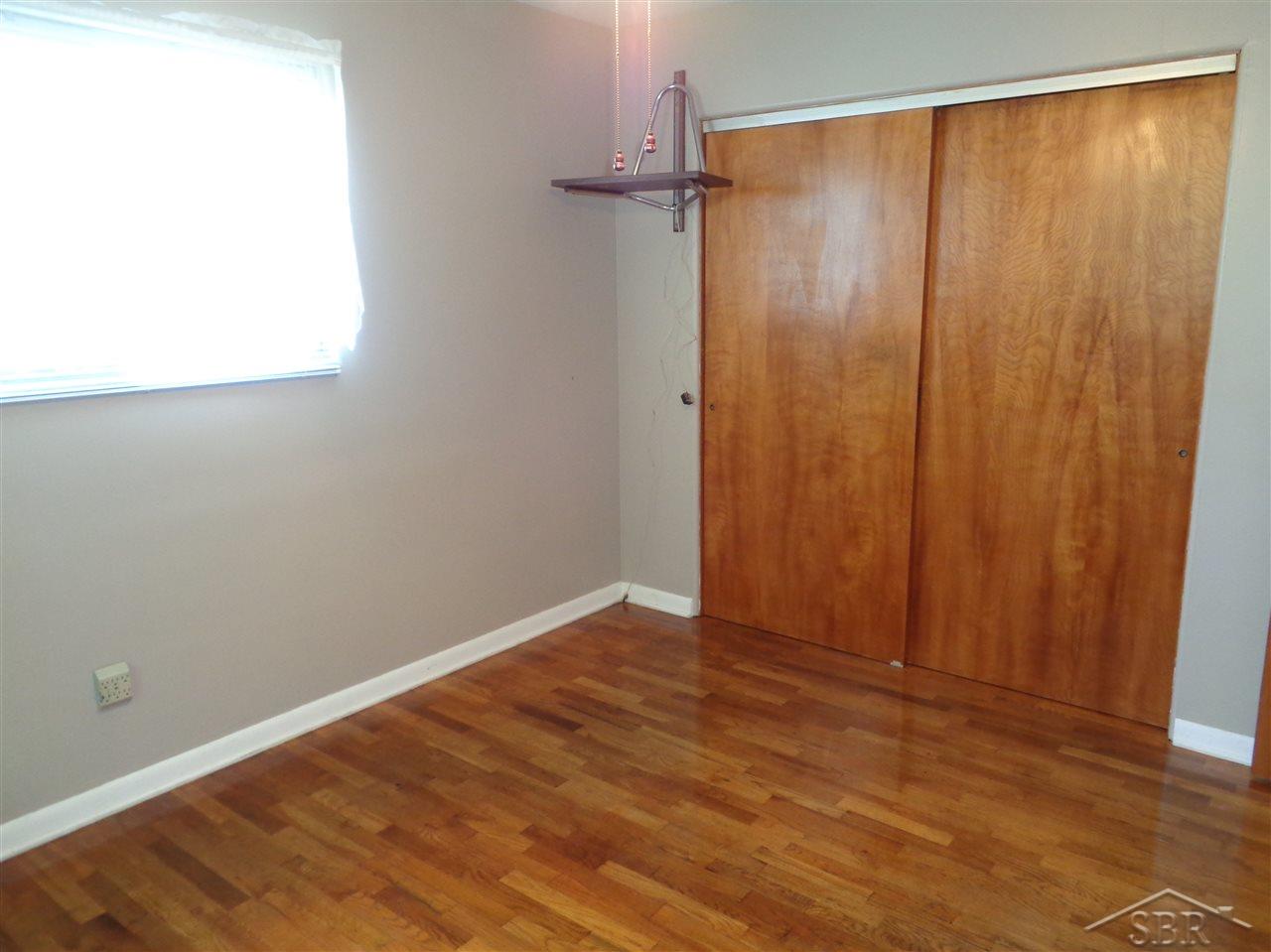 1376 North Center Road Saginaw, MI 48638 - Photo 13 of 31 50020390-12.JPG