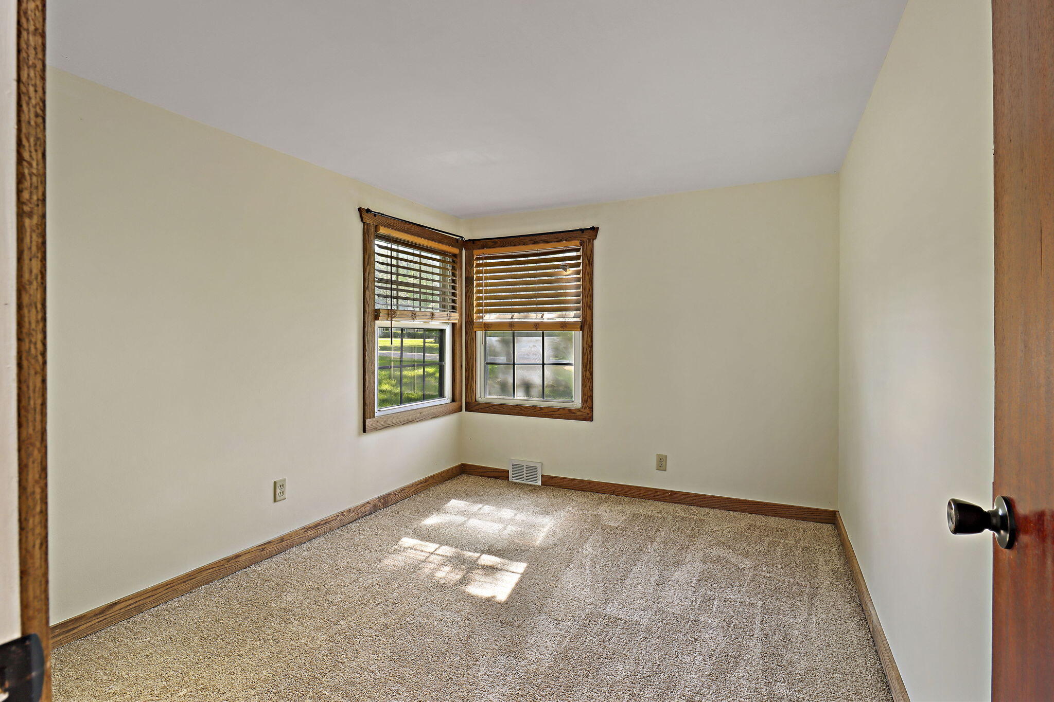 6592 Lorraine Road Richmond, WI 53115 - Photo 8 of 22 Primary Bedroom