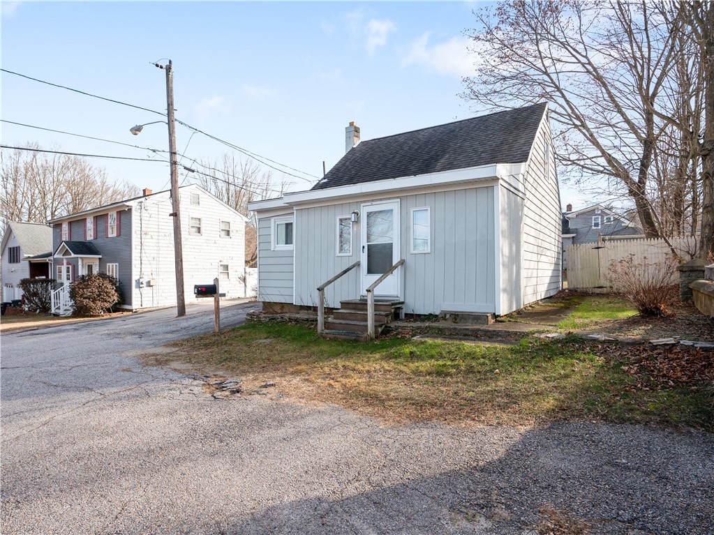29 Pierce Street Coventry, RI 02816 - Photo 2 of 16 Gallery Image 2