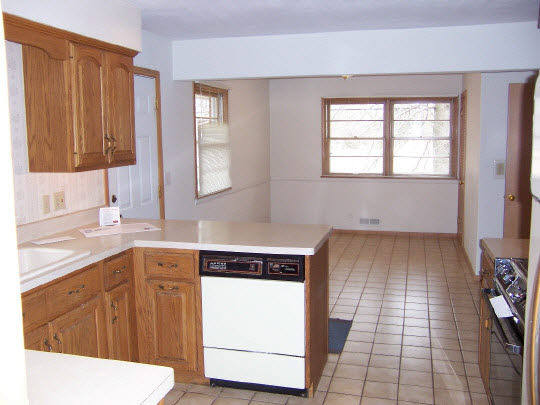 503 Roland Avenue Rockford, IL 61107 - Photo 2 of 6 Gallery Image 2
