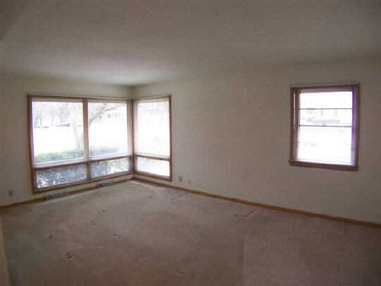 503 Roland Avenue Rockford, IL 61107 - Photo 3 of 6 Gallery Image 3