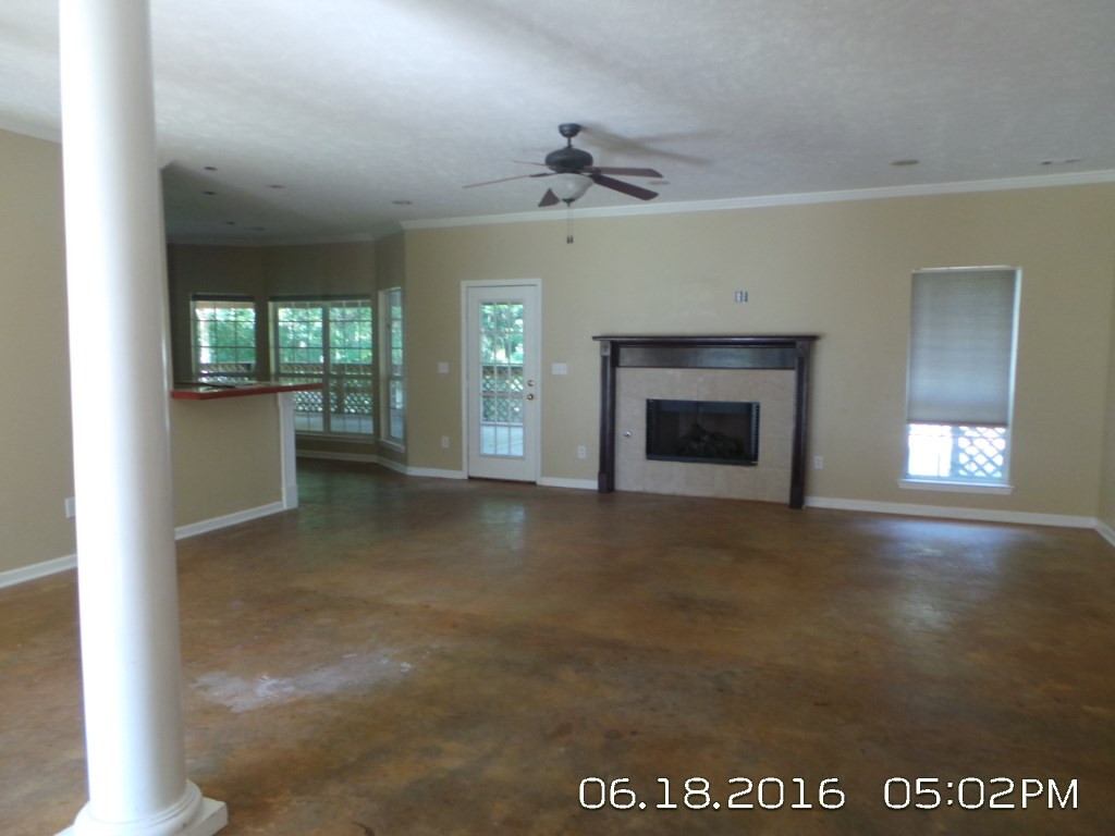 105 Water Tank Road, Unit 1 Florence, MS 39073 - Photo 4 of 11 LIVING AND DINING COMBO