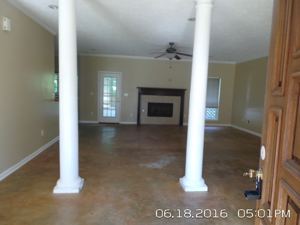 105 Water Tank Road, Unit 1 Florence, MS 39073 - Photo 5 of 11 LIVING ROOM