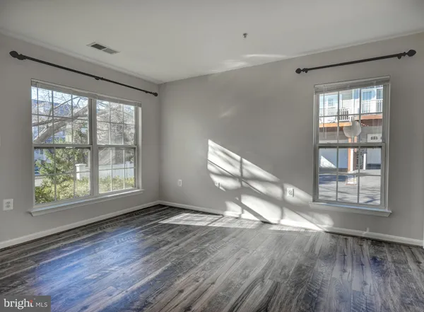 $2,550 | 1001 Gaither Road, Unit I, Rockville, MD 20850