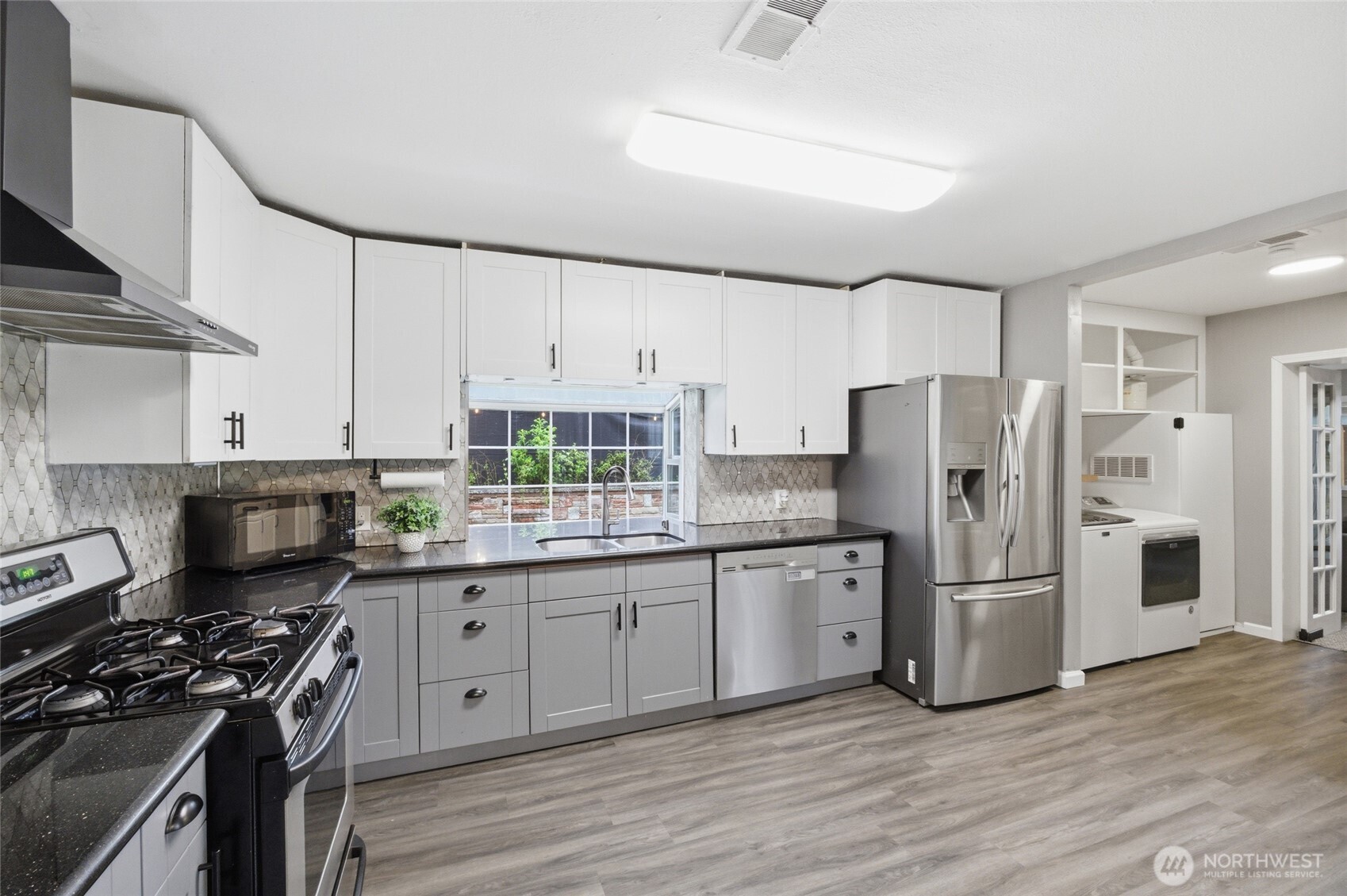 7715 236th Street Southwest Edmonds, WA 98026 - Photo 12 of 33
