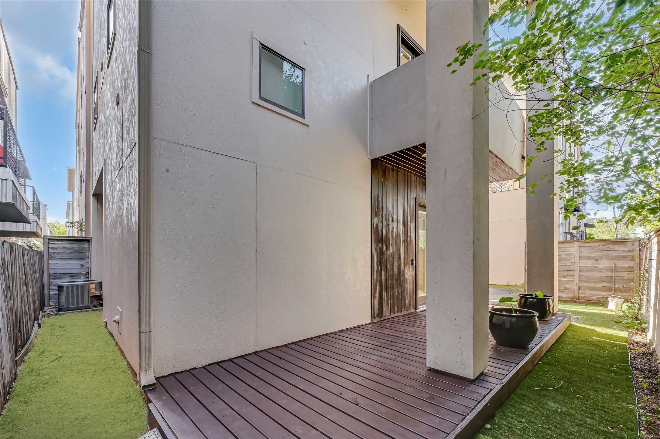 2419 Charleston Street Houston, TX 77021 - Photo 5 of 25