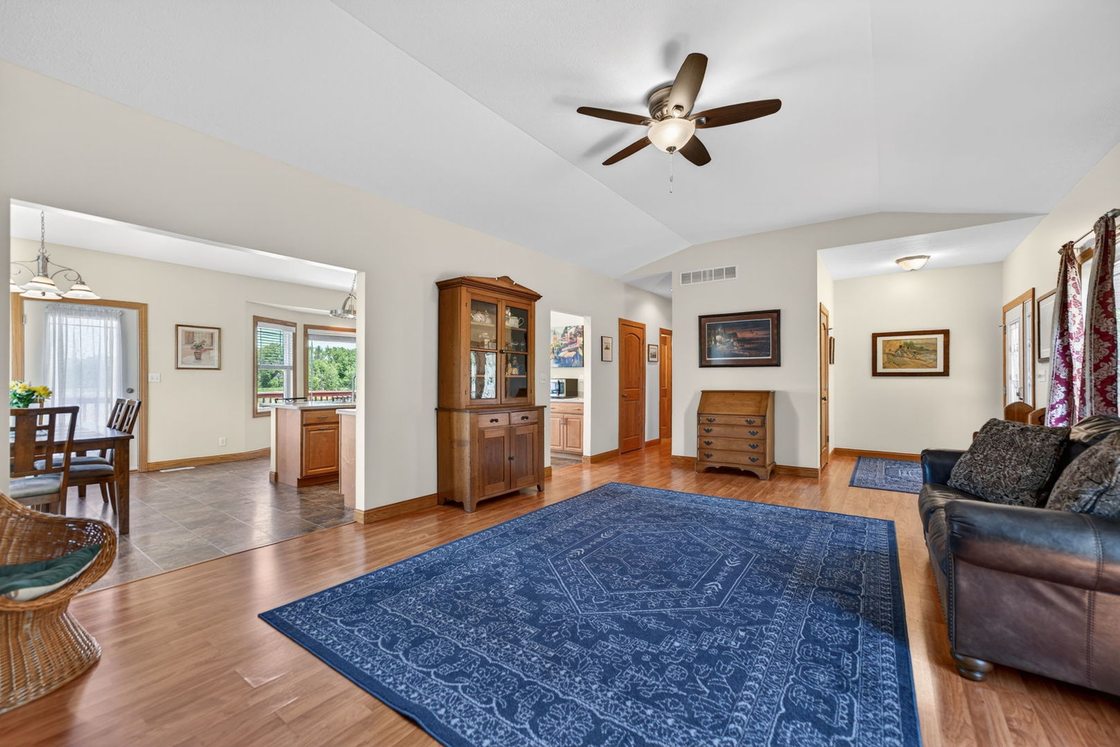 6880 East Cherry Hill Road Ridott, IL 61067 - Photo 8 of 42